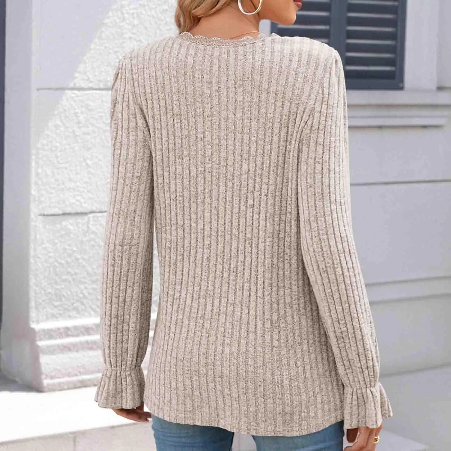 Fahion Sweatshirts for Women long sleeve V Neck Tops 2024 Trendy Casual Ruffle Sleeve Fleece Knitted Pullover Top
